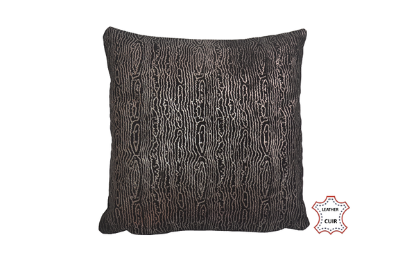 Coussin en cuir velours noir aux motifs argentés