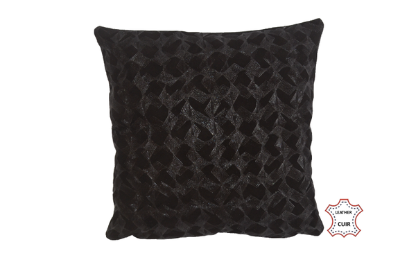 Coussin en cuir velours noir aux motifs brillants