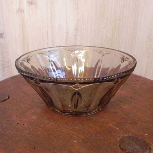 Bruin glazen schaaltje