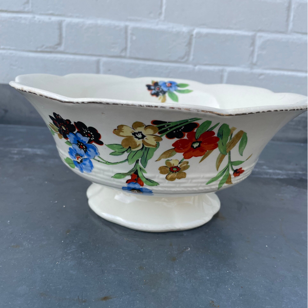 Grote Engelse platelen fruit/salade schaal op voet