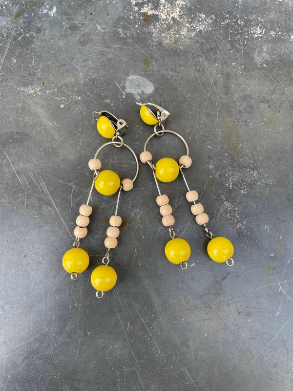 Oorclips kralen, Geel