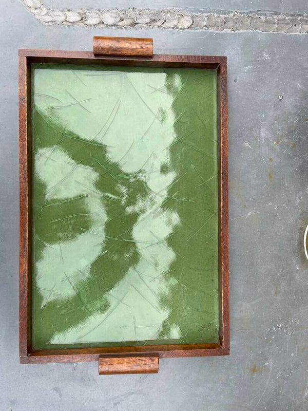 Dienblad van hout en glas