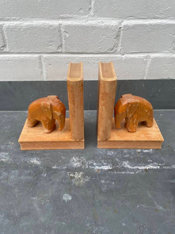 Set boekensteunen met olifanten