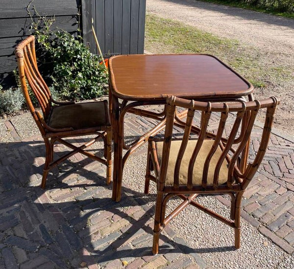 Set van Bamboe 'Manou' tafel en twee stoelen