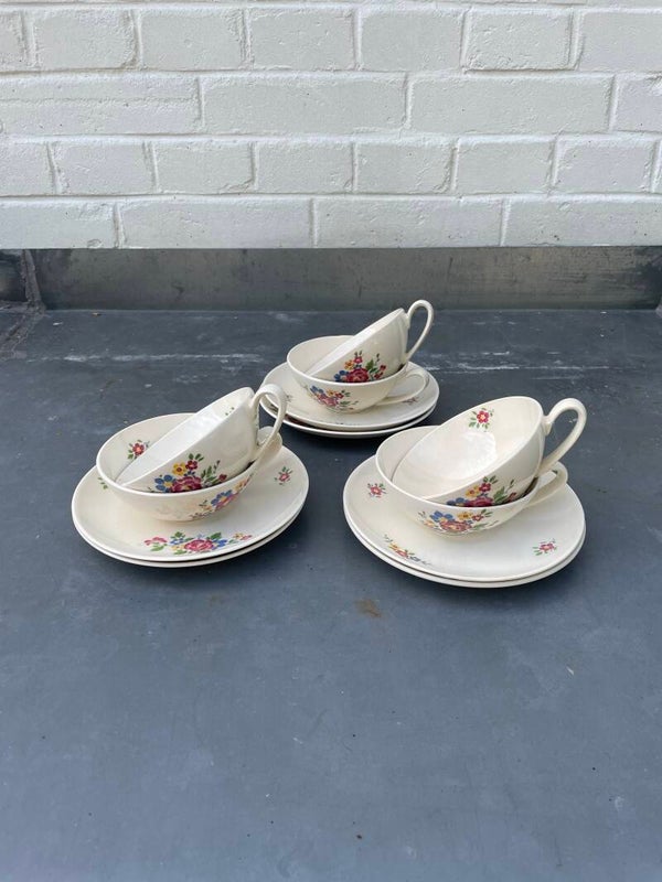 Set van 6 platelen theekop en schotels