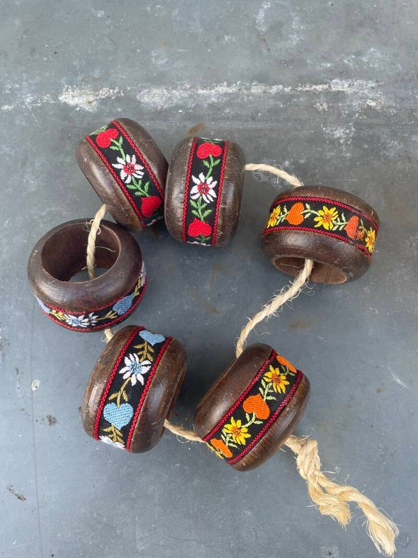 Set van 6 Oostenrijkse servetringen