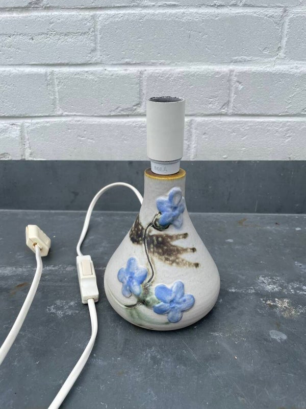 Deens tafellampje, Ajmo