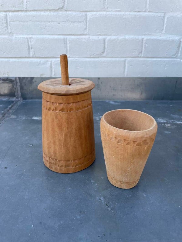 Set van Poolse Botervormer en beker van hout