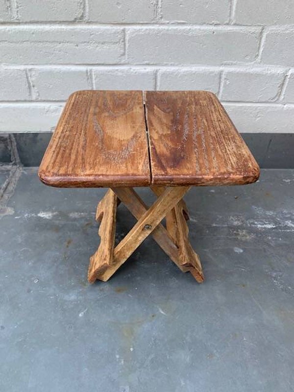 Inklapbaar krukje/plantentafeltje