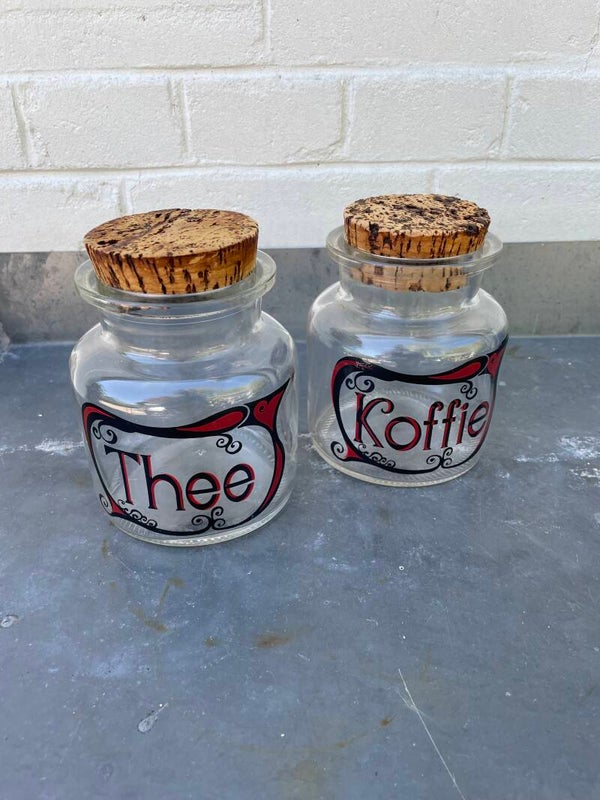 Glazen koffie en thee potten