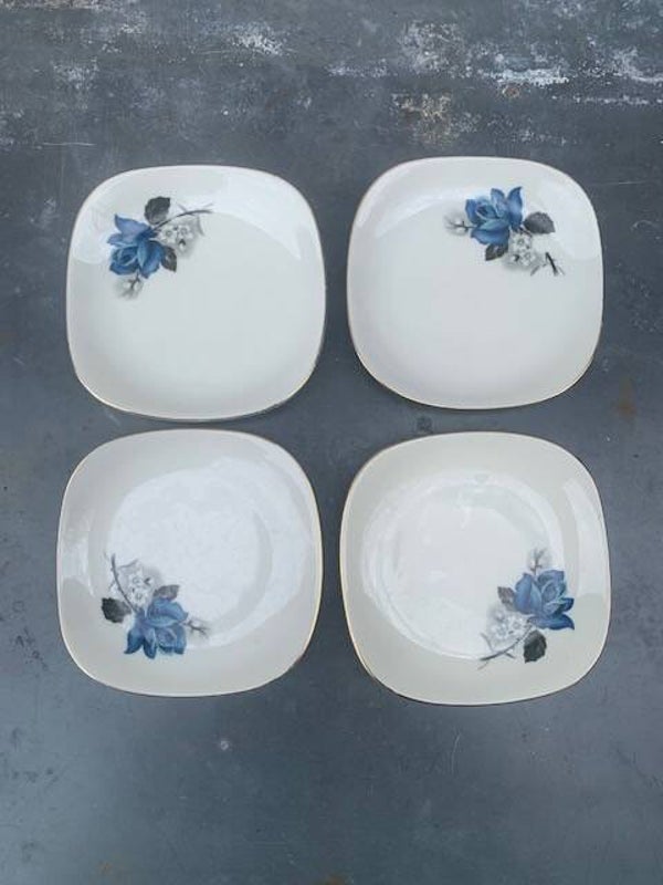 Set van 4 petit fours schoteltjes