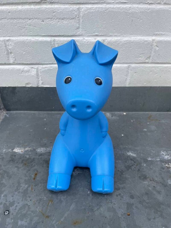 Gullgris, Spaarpot Ikea blauw varken