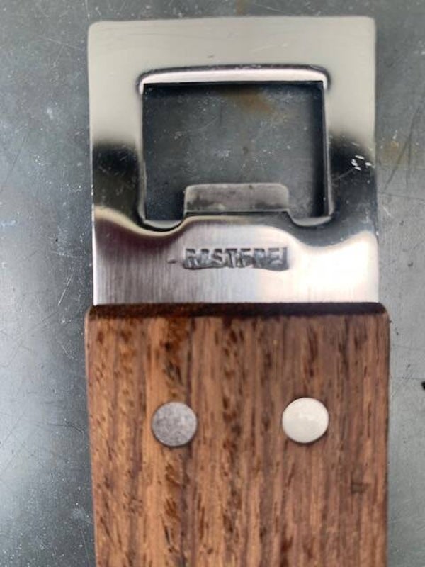 Opener met houten greep