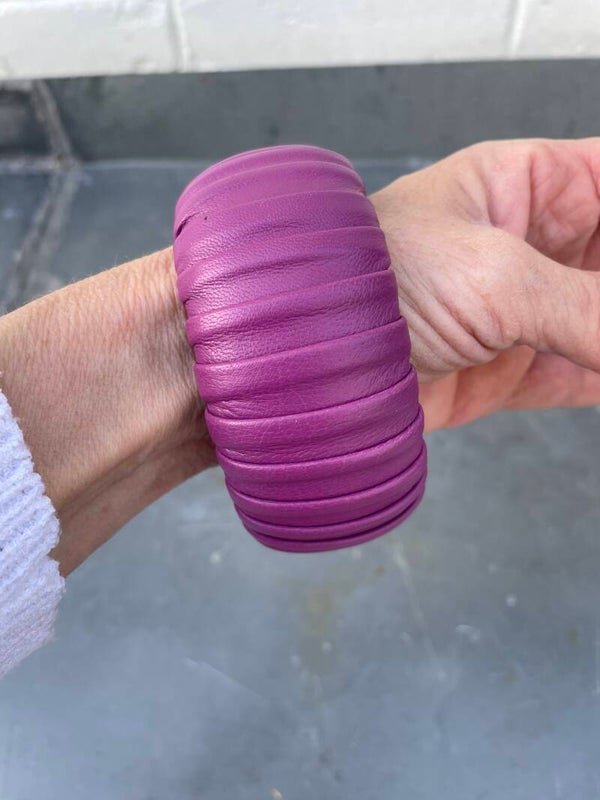 Paars leren armband