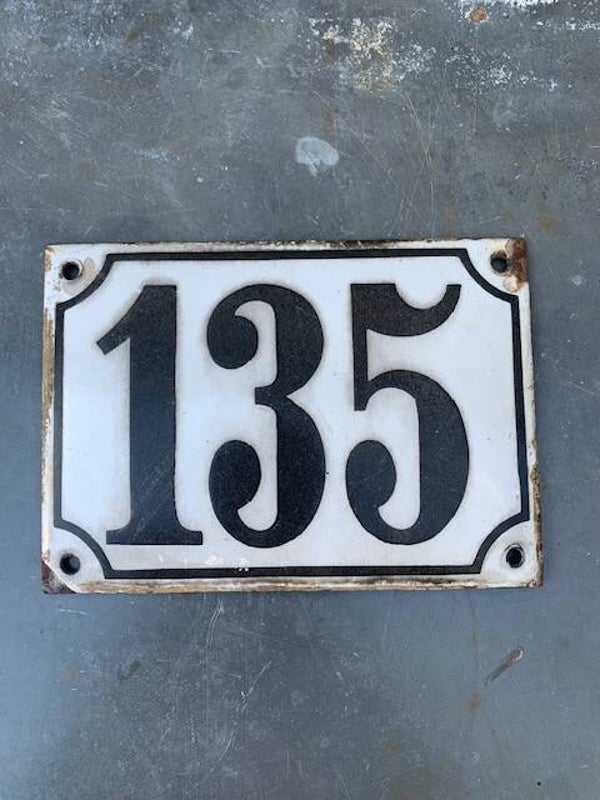 Emaille huisnummer 135