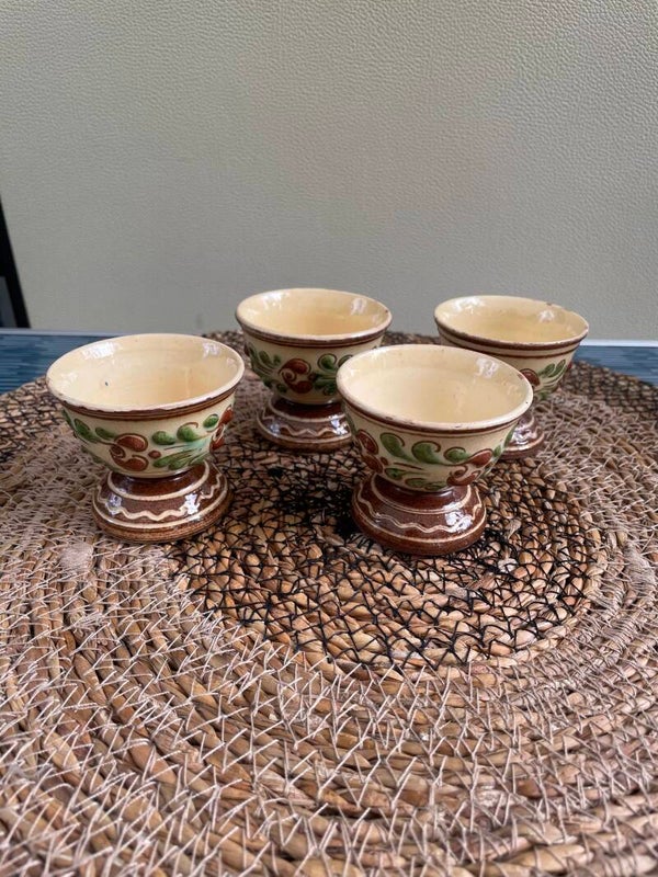 Set van 4 Tellingstedter eierdoppen of voetbekers