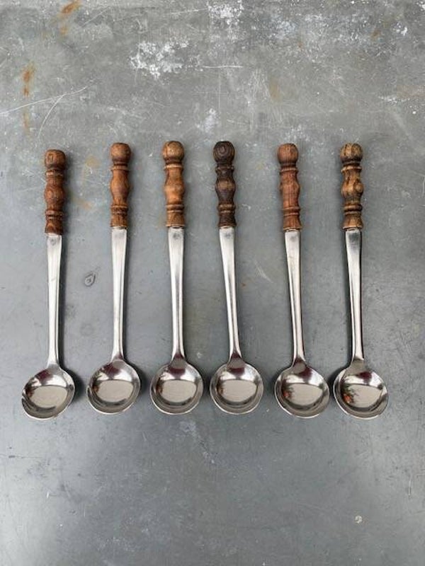 Sauslepeltje, met houten handgreep