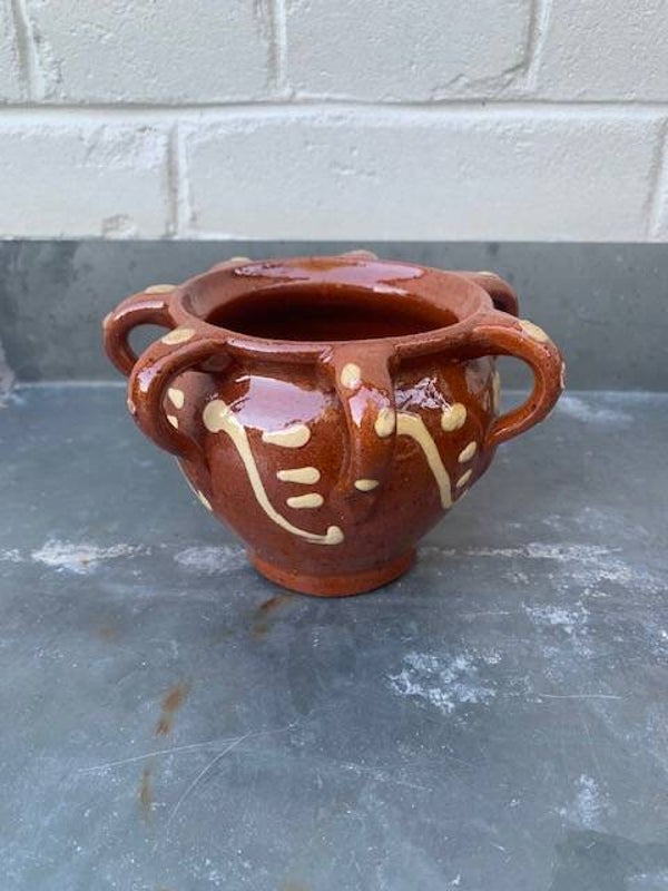 Workummer aardewerk, zeven oren bloempotje