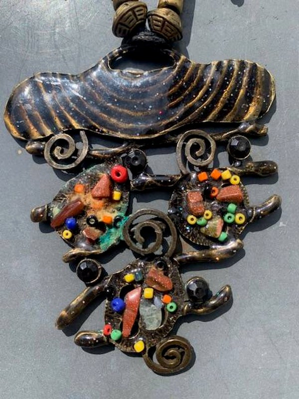 Bijzondere Ketting met gemailleerde hanger