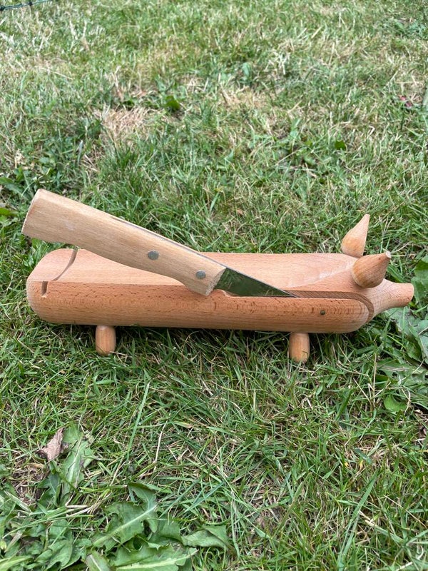 Houten worst-varken inclusief mes