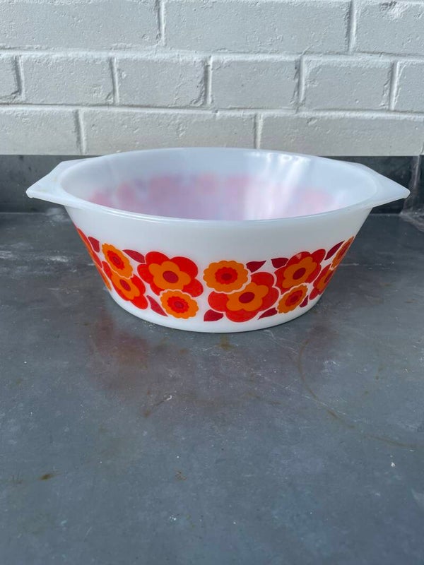 Arcopal ‘ Lotus’ schaal, dia 26 cm