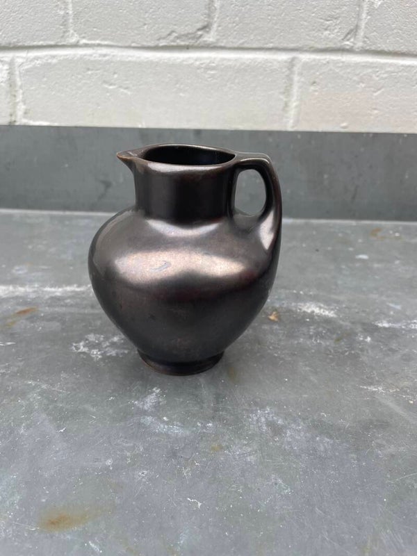 Zwart/bruin klein schenkkannetje