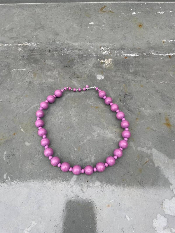 Paarse kralenketting