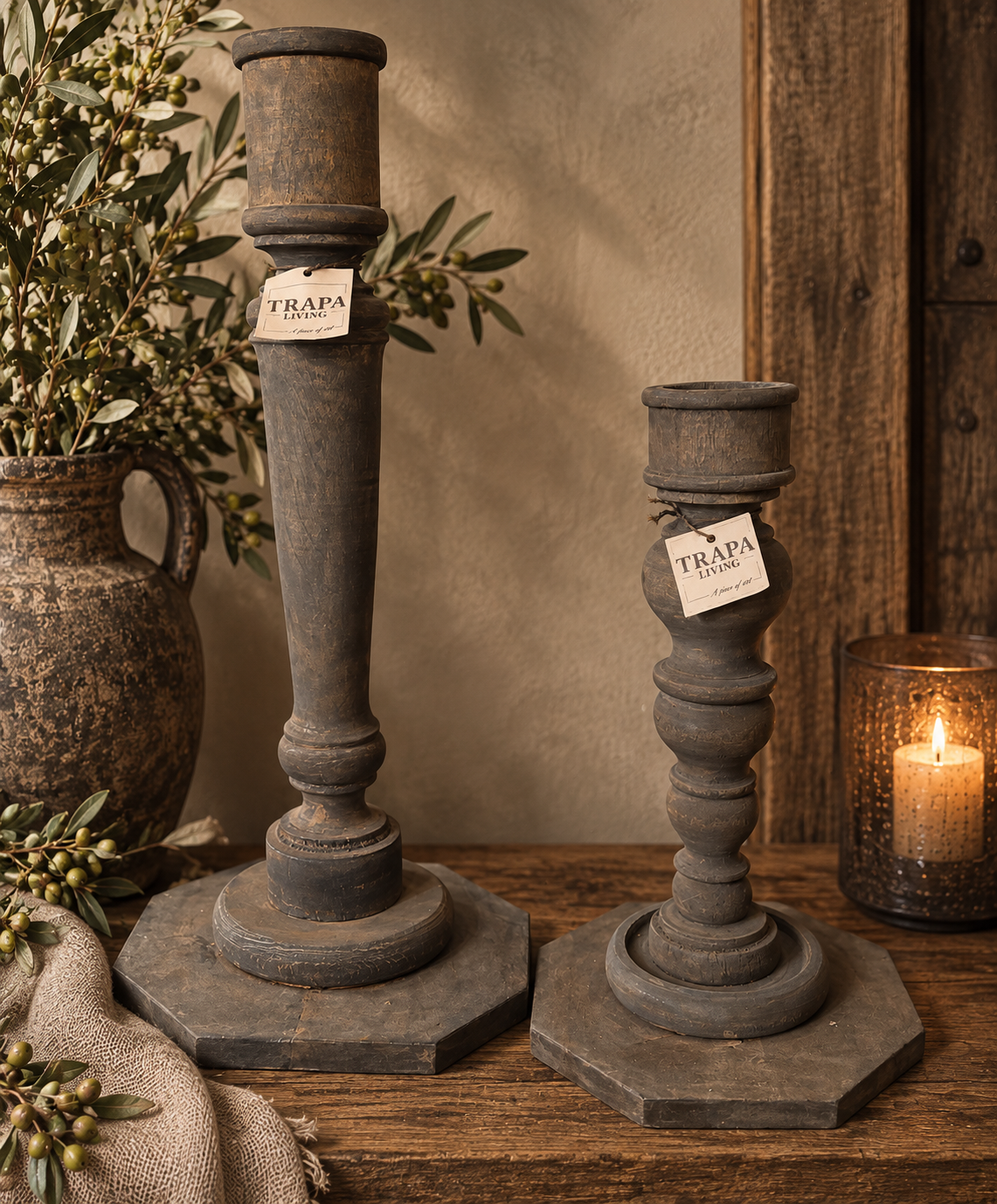 Set ven 2 Sfeervolle Houten Kandelaars