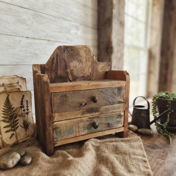 Stoer Landelijk Houten Kastje met Twee Laden