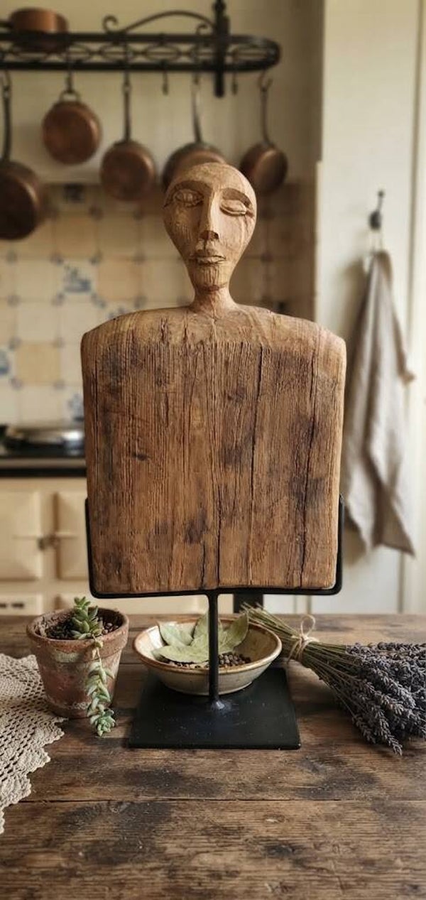 Stoer Landelijk Houten Decoratiebeeld op Standaard