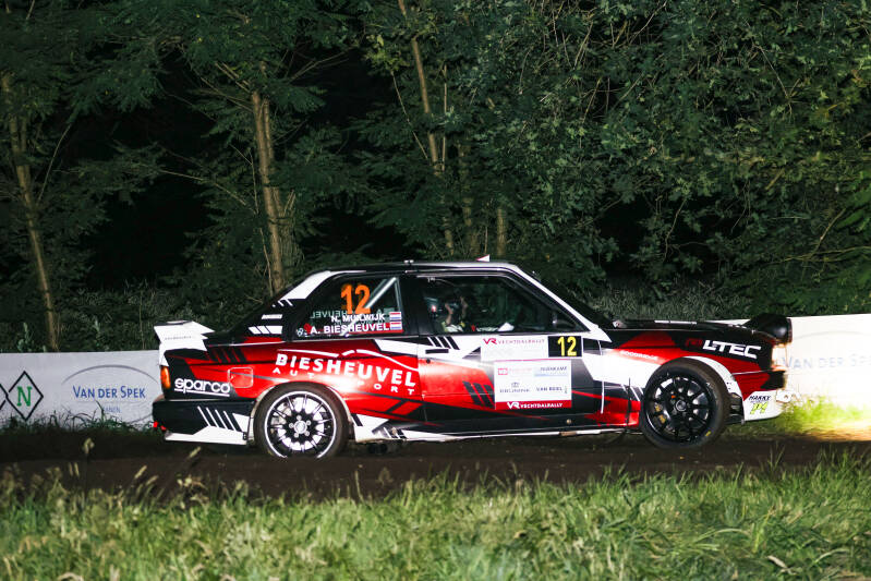 le0a7924-standard.jpg