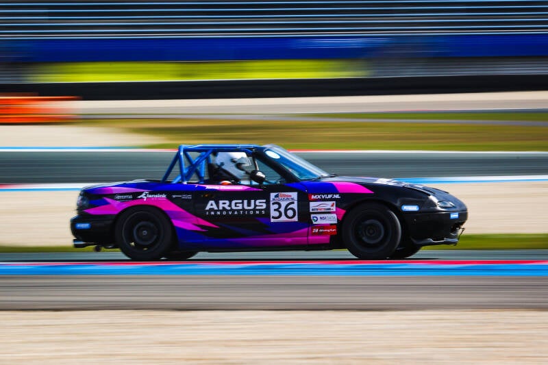 le0a8730-standard.jpg