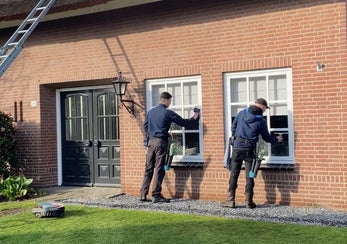Ramen wassen bij woning traditionele wijze