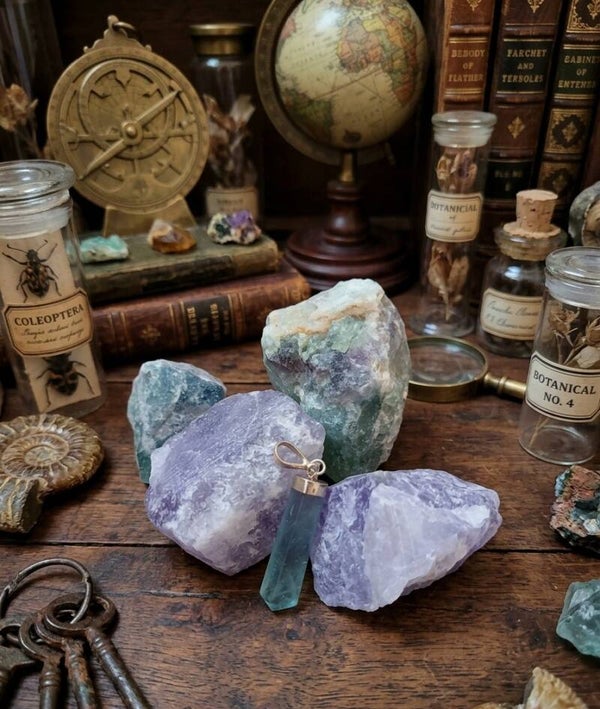 Lumière d'Esprit Pendentif Fluorite brute et Argent Vieilli 925
