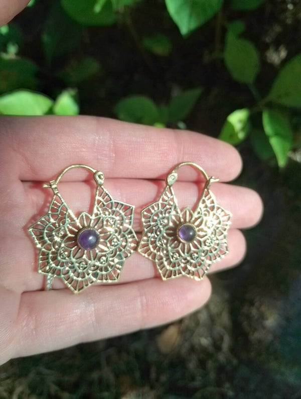 Boucles d'Oreilles Rosaces Astrales – Talismans de Clarté en Bronze et Pierre Fine