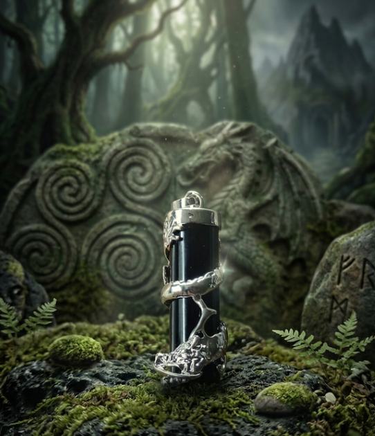 Pendentif Dragon Gardien en Obsidienne Noire — Amulette Totem et Bijou Héroïc Fantasy