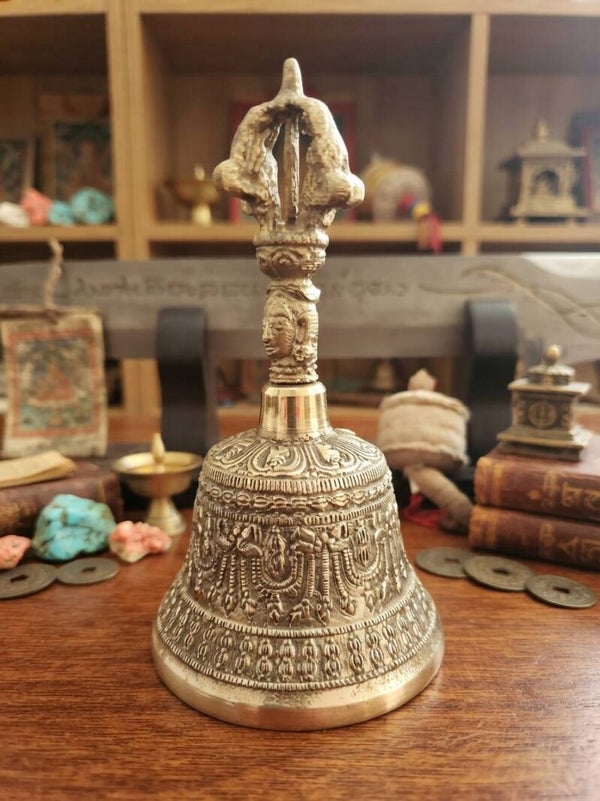 Cloche Rituelle Tibétaine en Laiton - Dorje & Sagesse Ancestrale