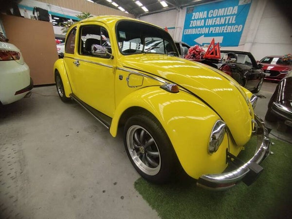 VOLKSWAGEN SEDÁN 1998 (VOCHO)