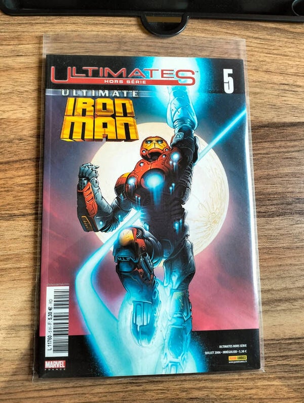 Ultimates hors série n°5 : Ultimate Iron Man paru en juillet 2006 aux éditions Panini Comics