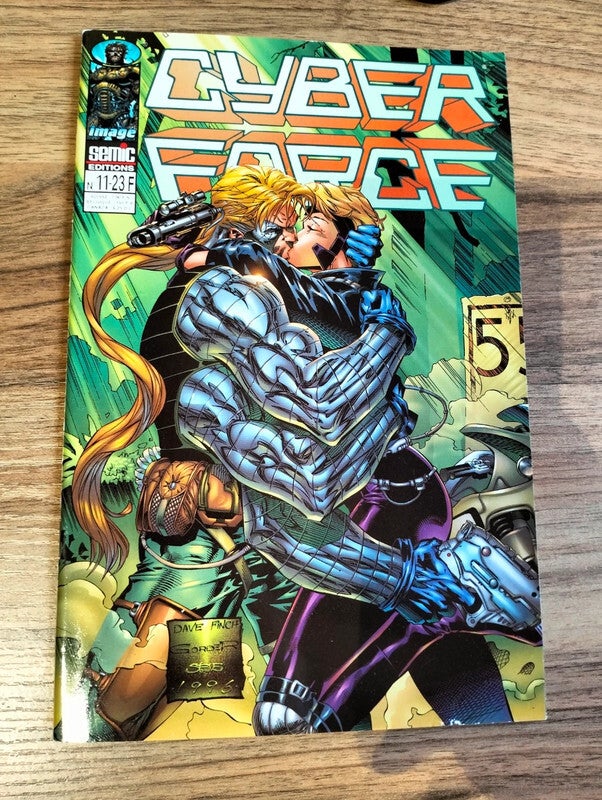 Cyber Force n°11 paru en aout 1997 aux éditions SEMIC - Très bon état
