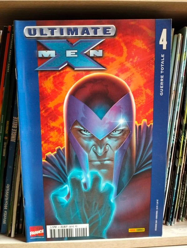 Ultimate X-Men n°4 guerre totale paru en décembre 2001 aux éditions Panini Comics