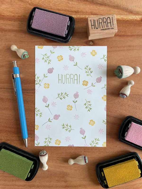 Handgestempelte Grusskarte - Blumiges Hurra!
