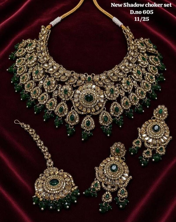 Pastel Kundan Choker Necklace with jhumkes & Statement mandate tikka