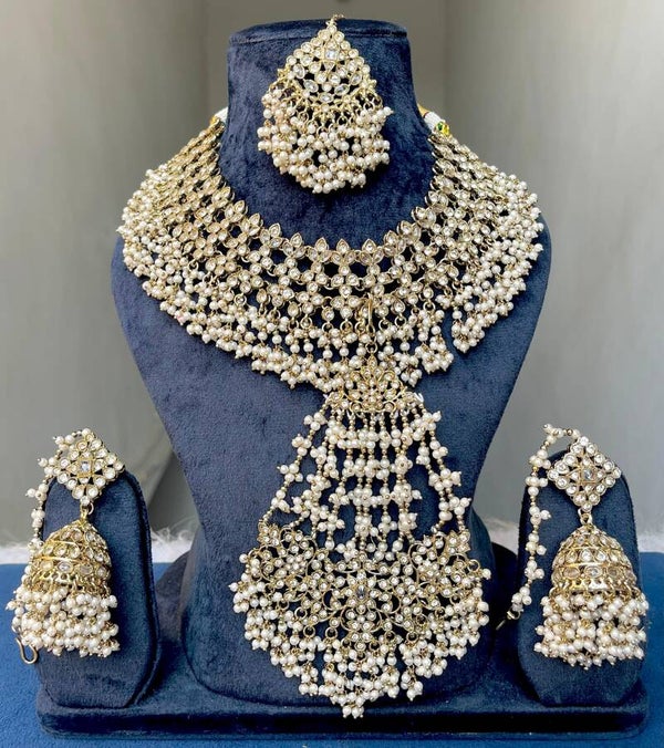 Beautiful Premium Quality Reverse AD Stone Work