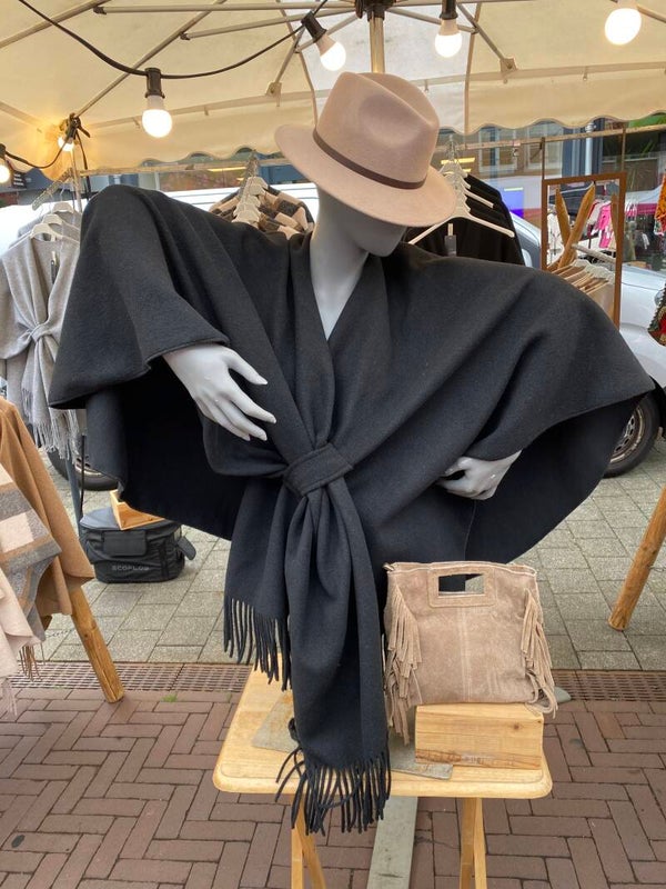 Poncho Mandy Zwart