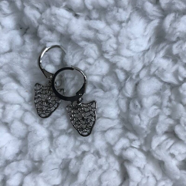 Zilvere panterkop oorbellen