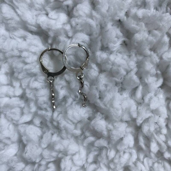 Dunne zilvere slangen oorbellen