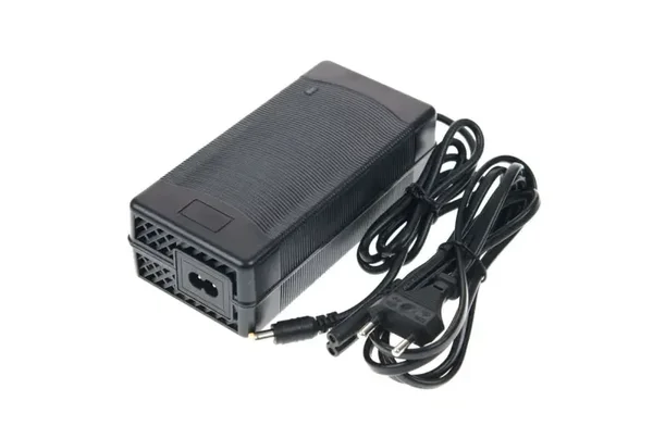 Snellader met ventilator - Oplader - OUXI V8, h9, c80