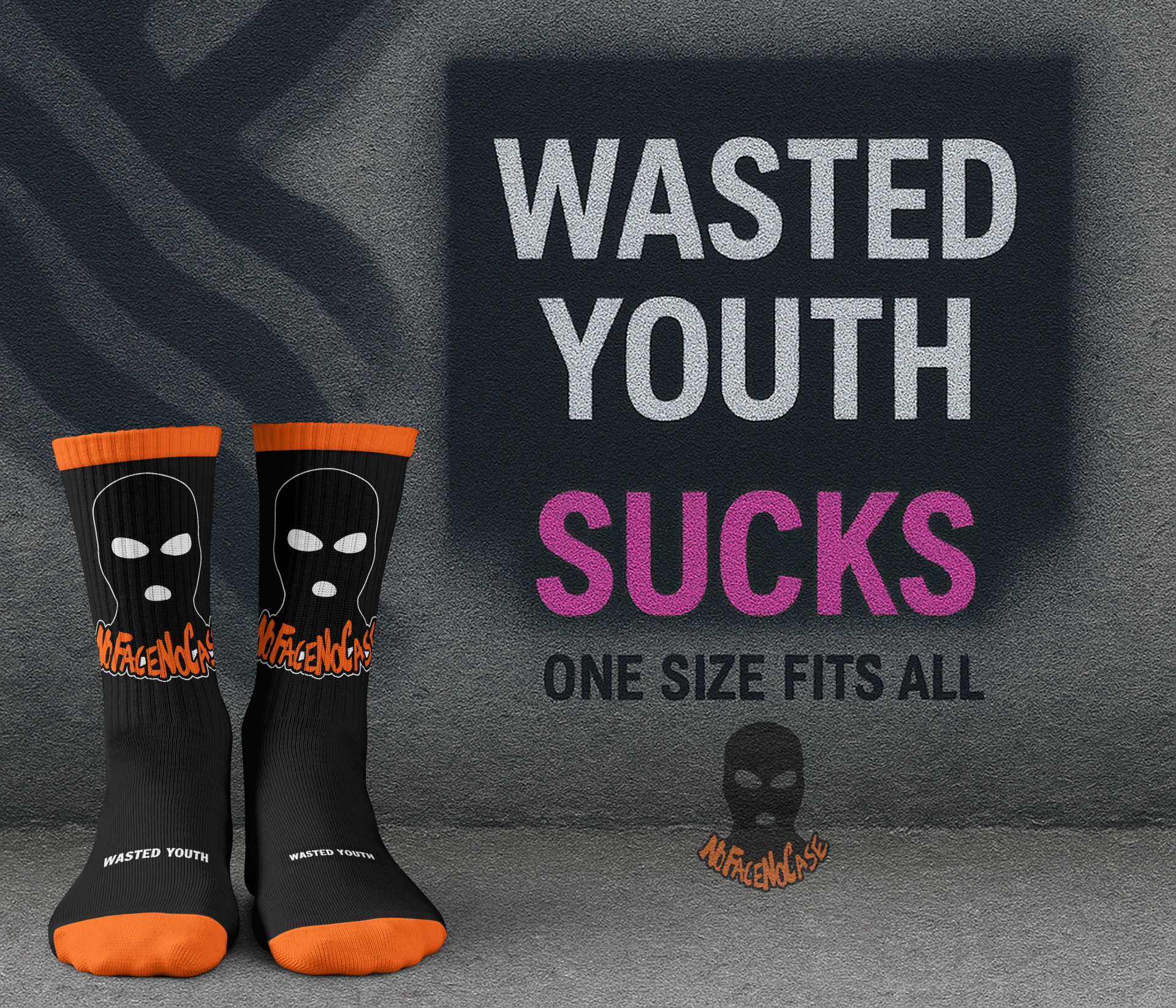 NO FACE NO CASE Socken I black