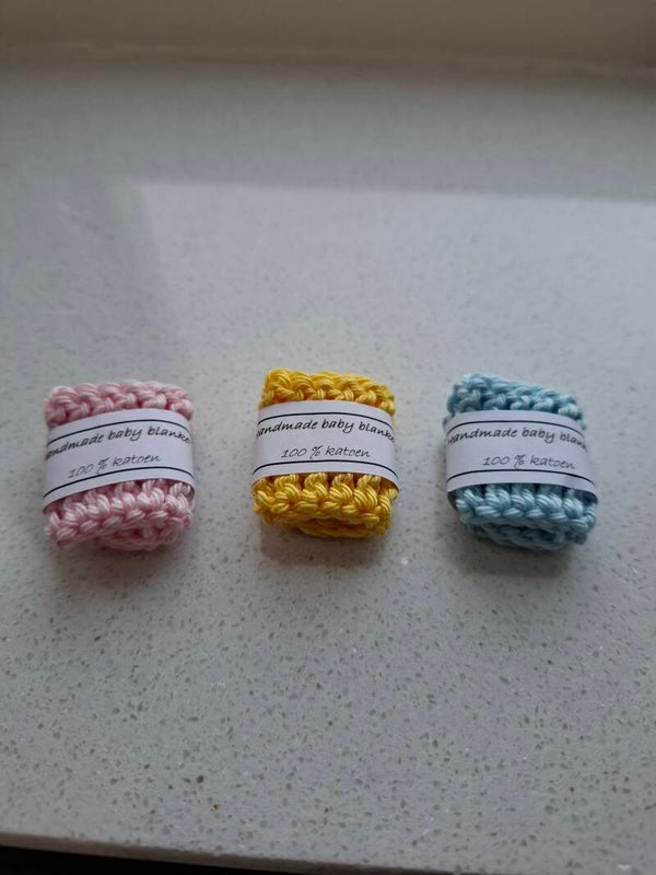 Babydekentje gehaakt